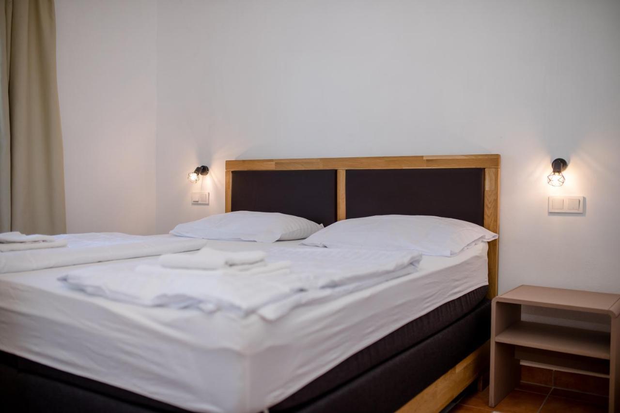 Apartments And Rooms By The Sea Supetarska Draga - Gornja, Rab - 11579 Exteriér fotografie