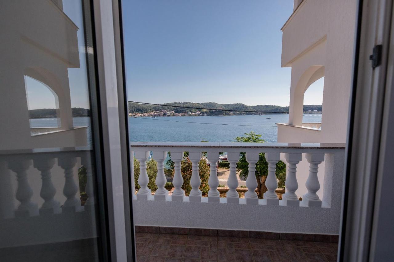 Apartments And Rooms By The Sea Supetarska Draga - Gornja, Rab - 11579 Exteriér fotografie
