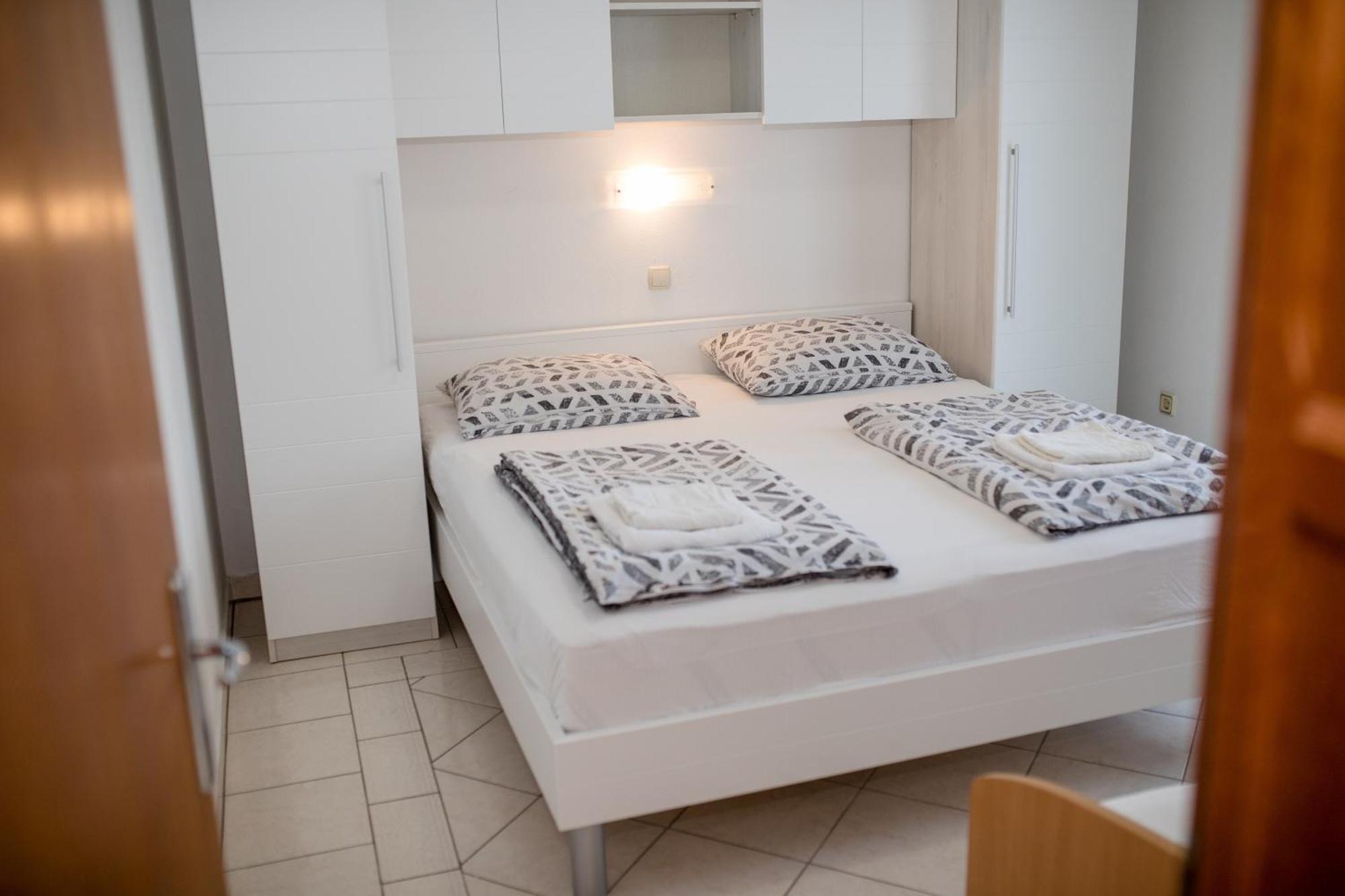 Apartments And Rooms By The Sea Supetarska Draga - Gornja, Rab - 11579 Pokoj fotografie