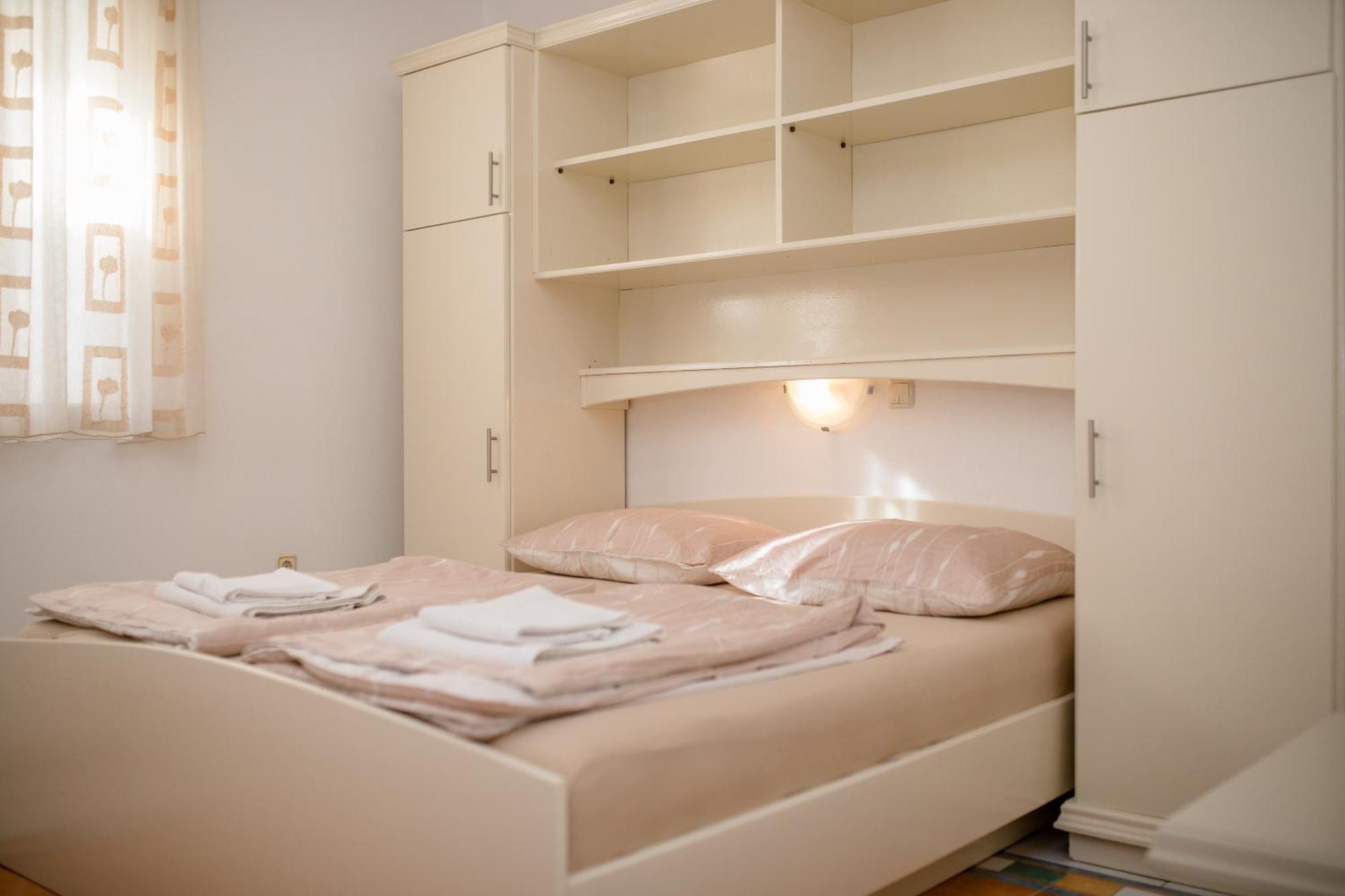 Apartments And Rooms By The Sea Supetarska Draga - Gornja, Rab - 11579 Pokoj fotografie