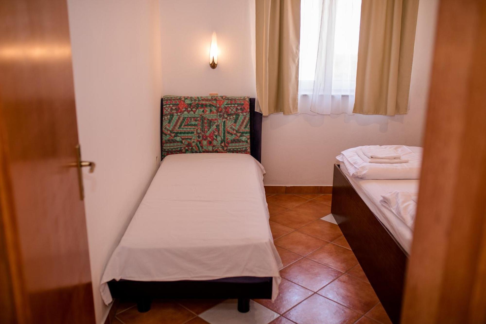 Apartments And Rooms By The Sea Supetarska Draga - Gornja, Rab - 11579 Pokoj fotografie